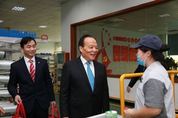 大年初一，張毓強總裁慰問堅守崗位員工